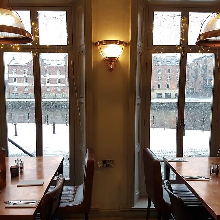 Lil'S Bar And Bistro 호텔 요크 외부 사진