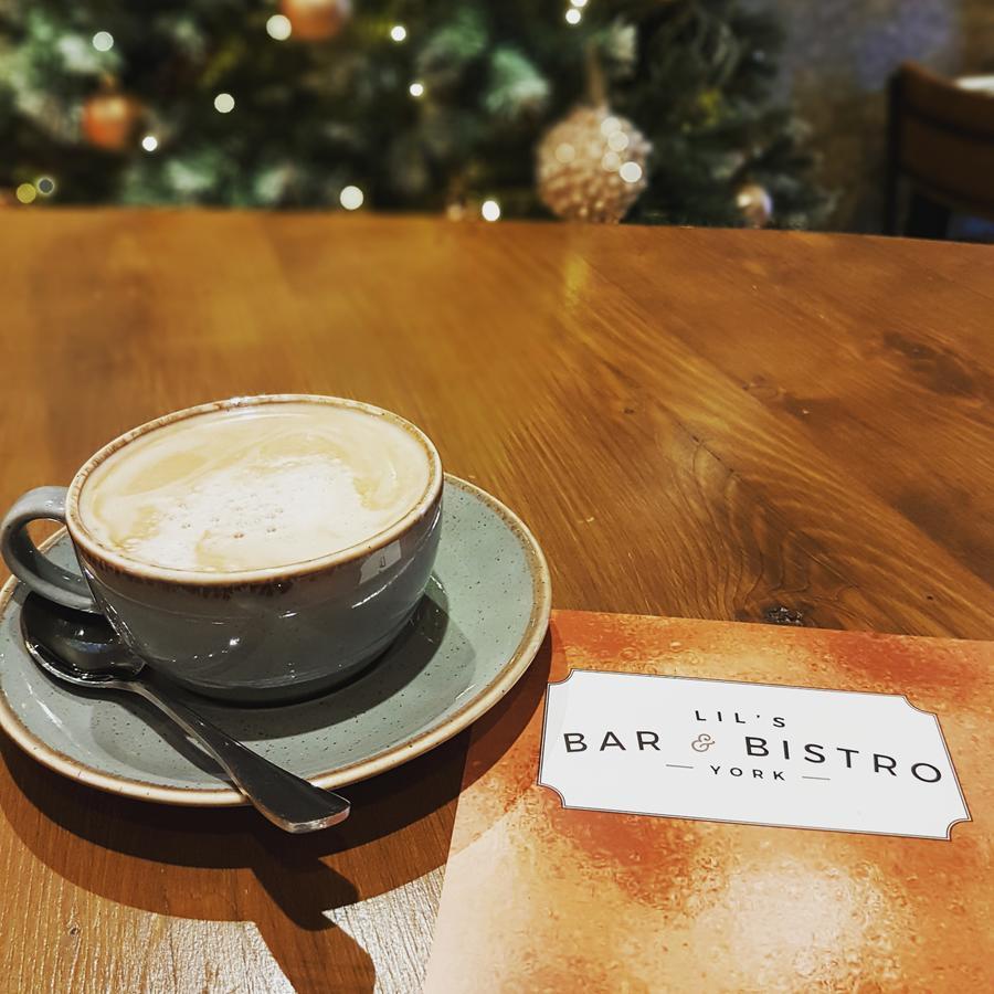 Lil'S Bar And Bistro 호텔 요크 외부 사진
